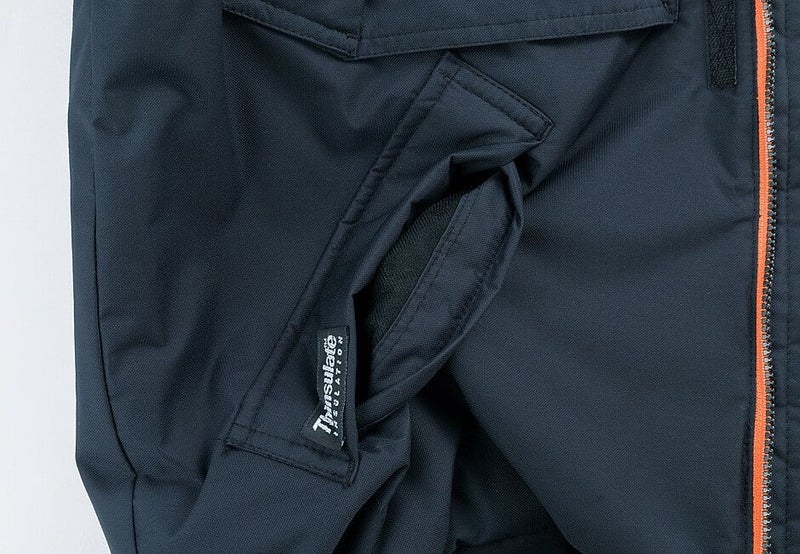 ウエスト部分の左右のポケットの内側は暖かい保温性の良い起毛トリコットを採用。