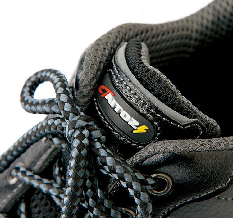 静電気・帯電防止性能があります。<br>靴底に静電気性能があり、帯電した静電気を除去して粉じんが付着しにくいです。