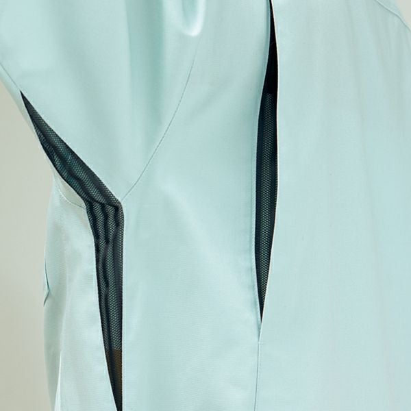 背ノーフォークメッシュ＆脇メッシュの採用で衣服内のムレを軽減します。
