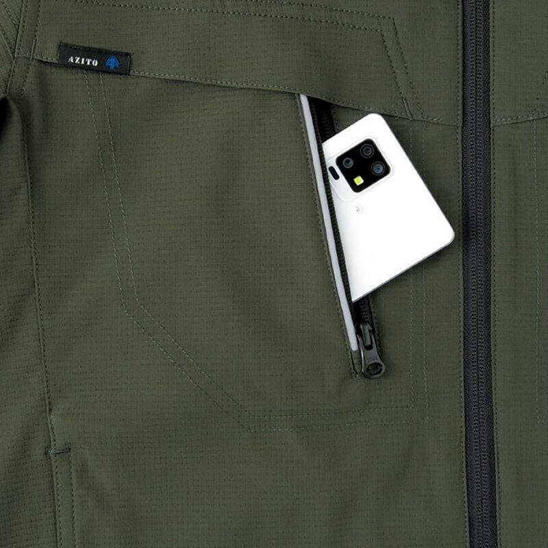 ファスナーポケット<br>ファスナー付の大型ポケットを装備、反射パイピングで安全性に配慮。