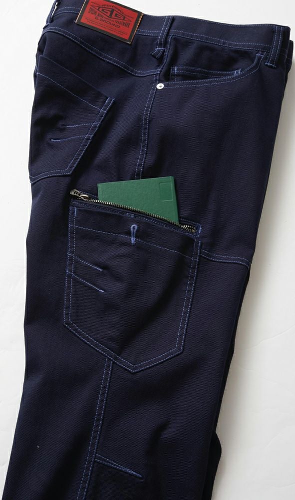 深型カーゴファスナーポケット（野帳・長財布が入る）