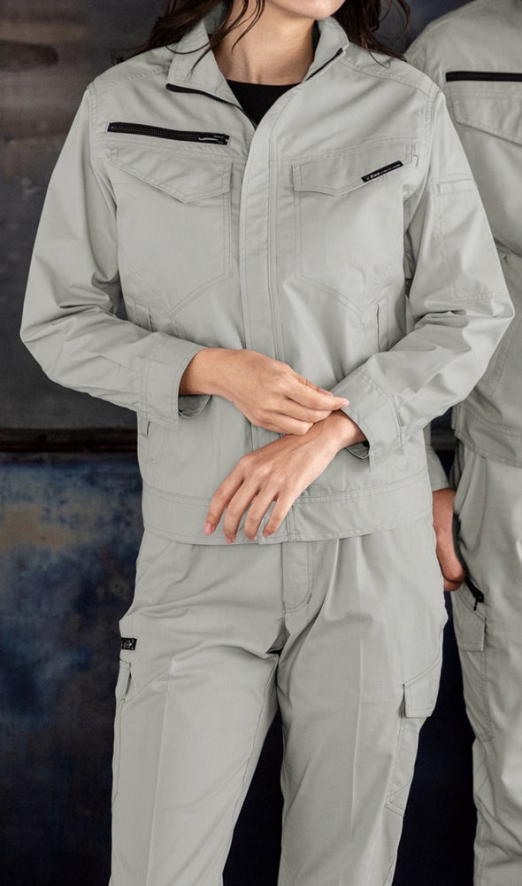 女性