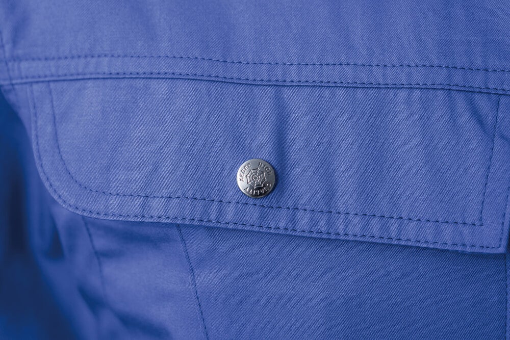 ボタンはすべてオリジナル金属ボタンを使用。