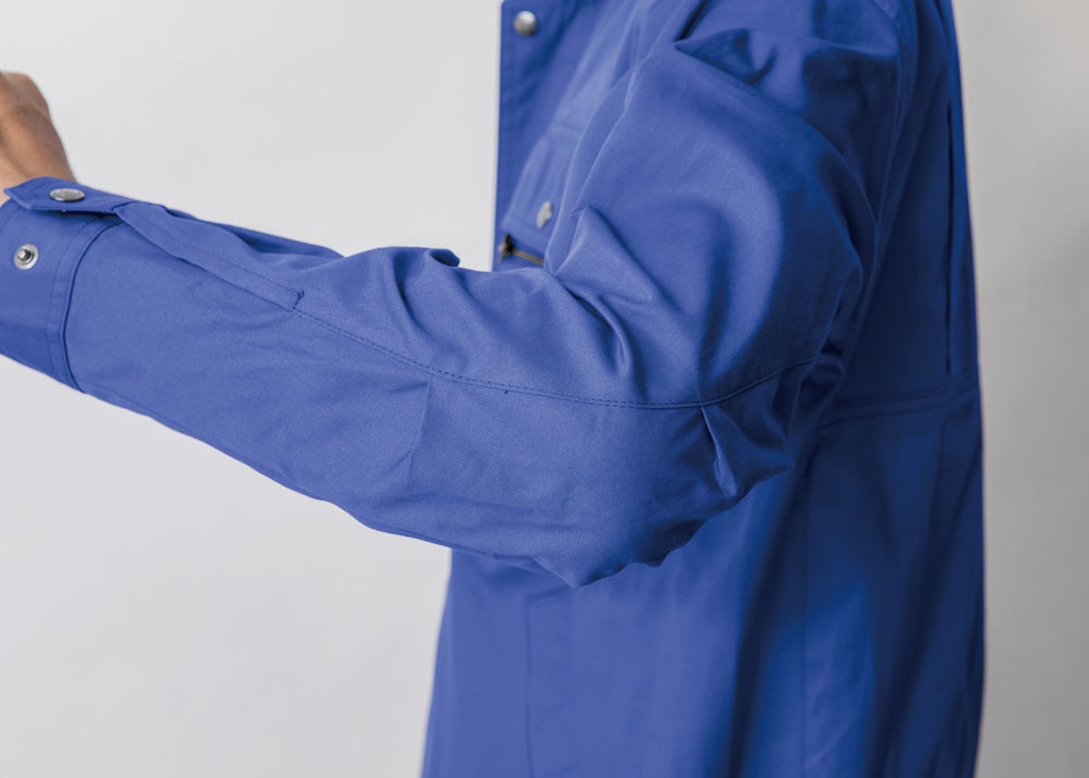 「肘タック」付き。