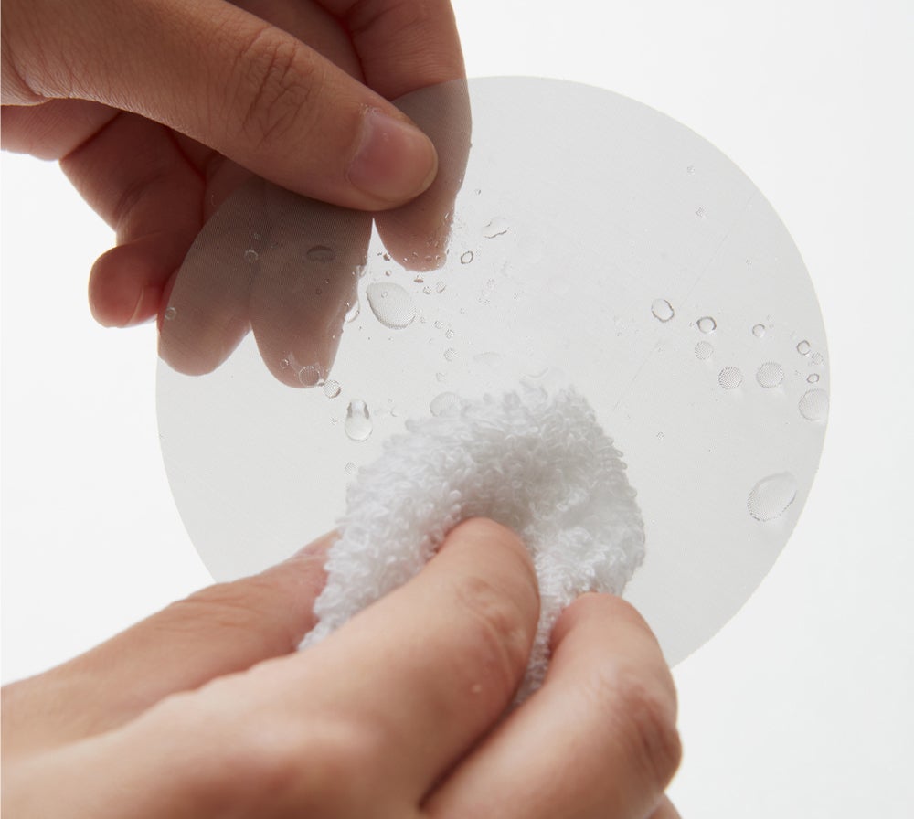 軽度の汚れなら水洗いで繰り返しご使用いただけます。