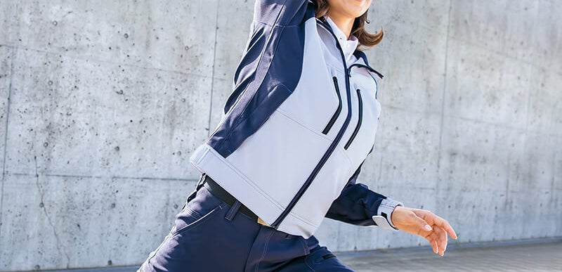女性