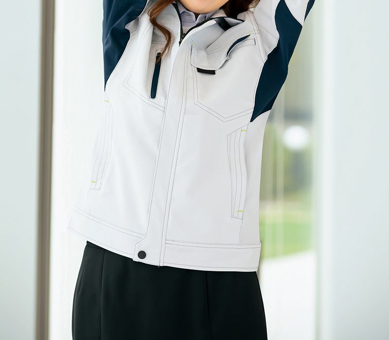 女性