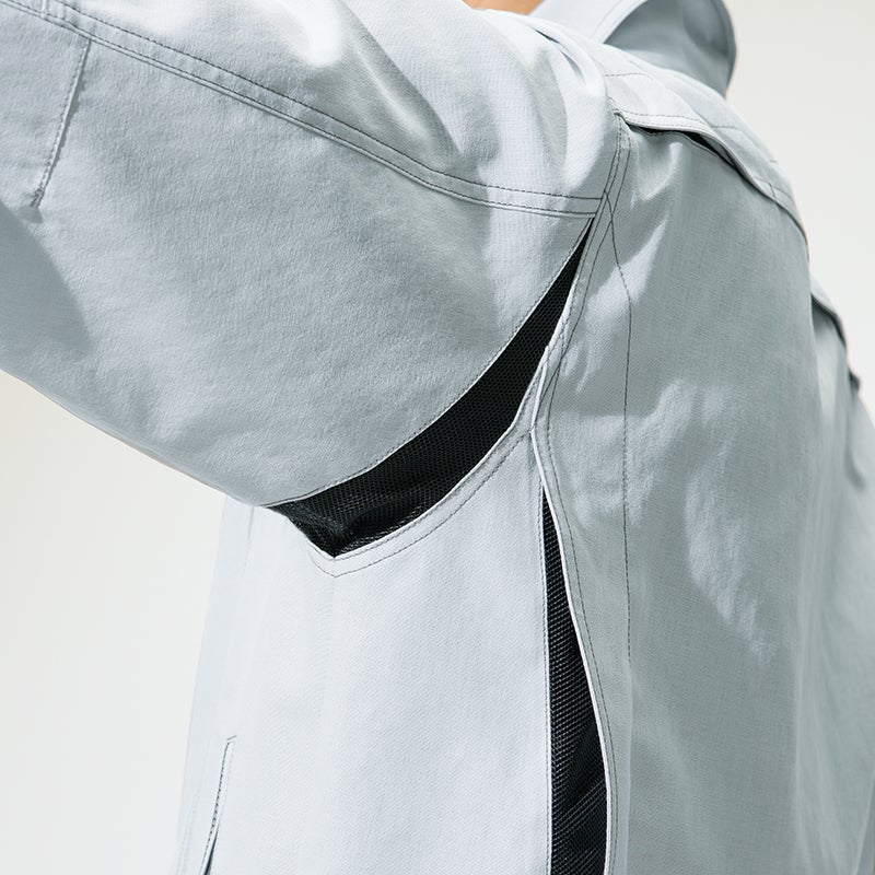 脇ベンチレーション<br>脇下にメッシュを付け、通気性を確保。